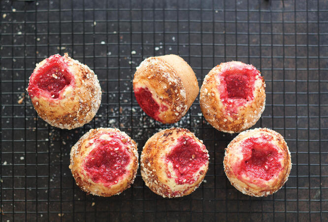 Tupperware Muffins fylt med røde bær 