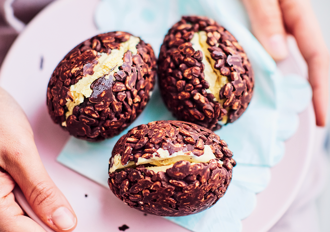 Tupperware Egg Med Puffet Ris og Sjokolade 