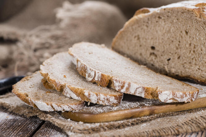 Tupperware Brød uten noe annet enn myse 