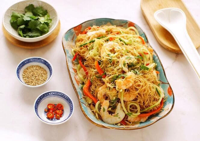 Tupperware Thailandsk risnuddelsalat ultimate-mixing-bowl-thai-rice-noodle-salad-03.jpg