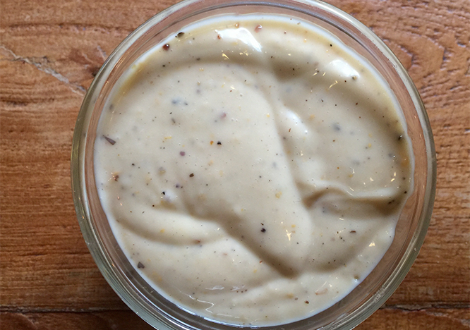 Tupperware Cæsar-dressing 