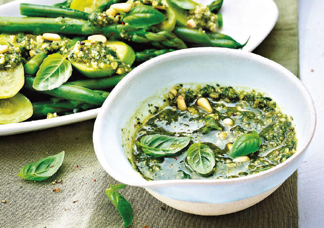 Tupperware Pesto  