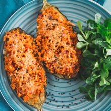 Grillet, fylt aubergine